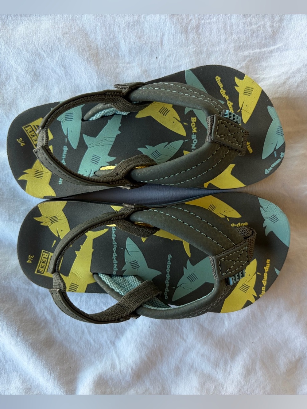 Reef Kids Olive Flip-Flop Sandals with Blue and Yellow Shark Print Size 3/4